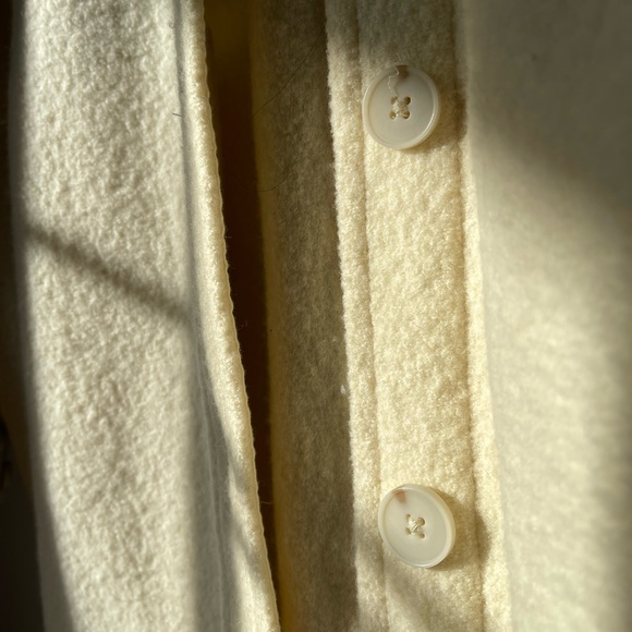 **SOLD** ARITZIA Ganna Shacket - Picture 4 of 7